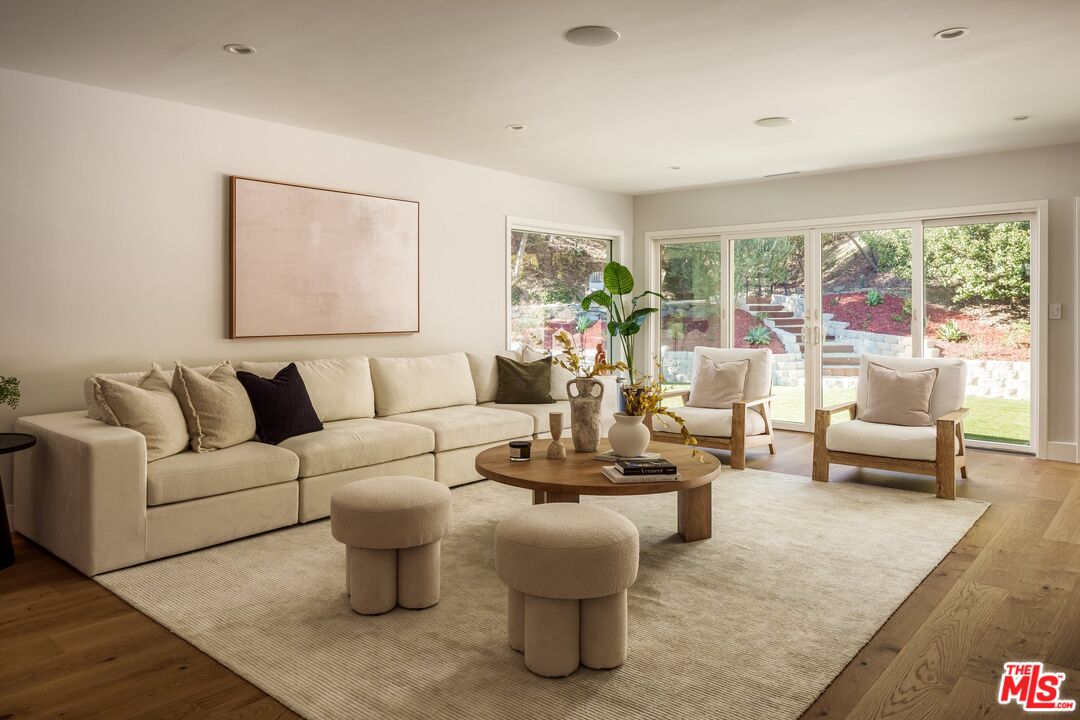 4031 Deerhorn Dr, Sherman Oaks