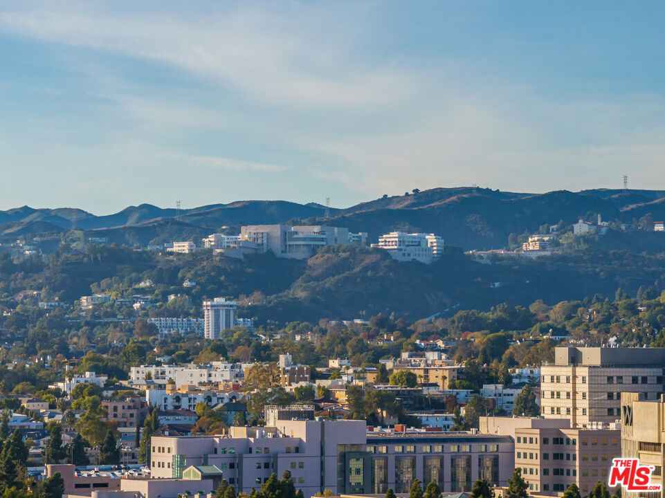 10727 Wilshire Blvd Unit: 1702, Wilshire Corridor