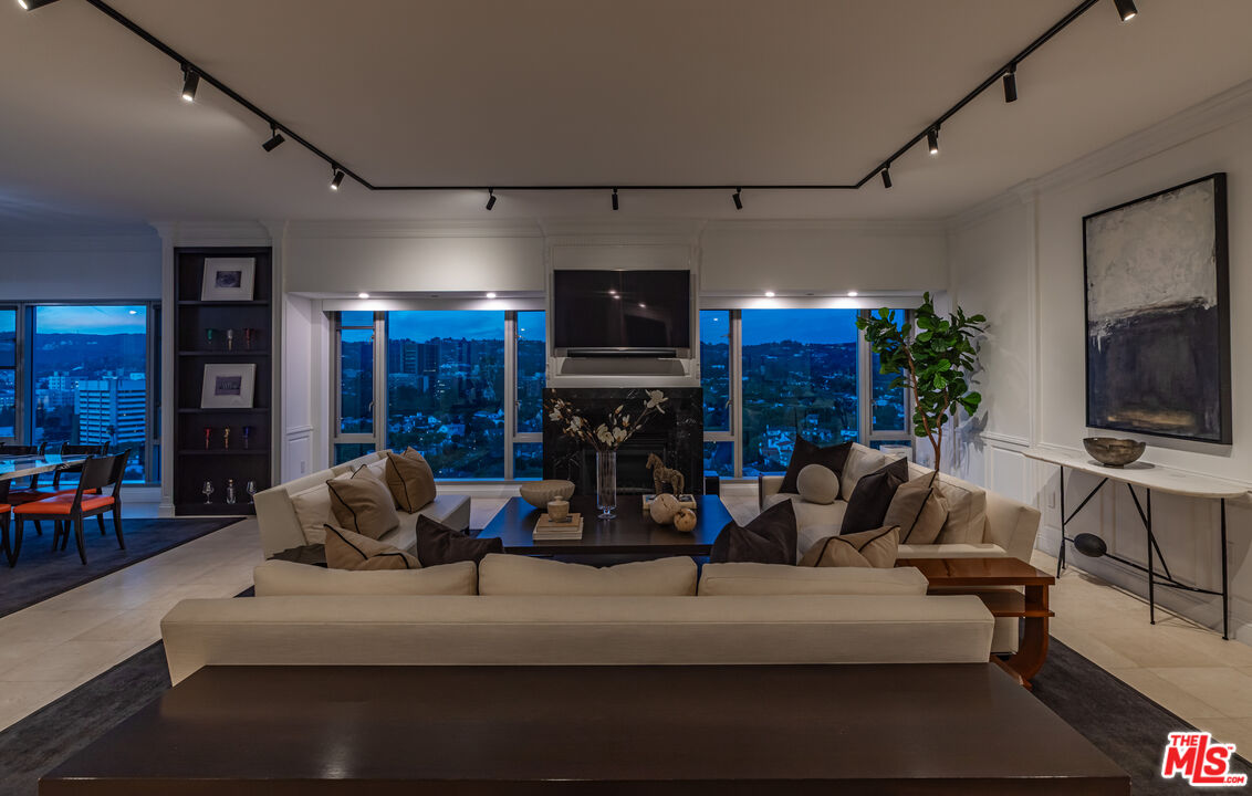 10727 Wilshire Blvd Unit: 1702, Wilshire Corridor