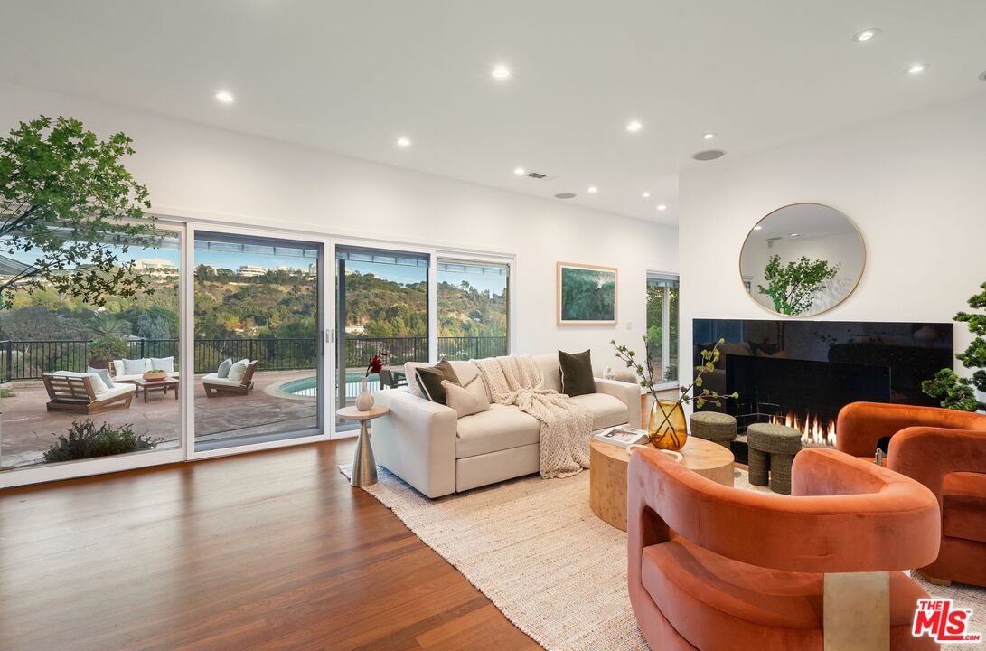 968 Kenfield Ave, brentwood