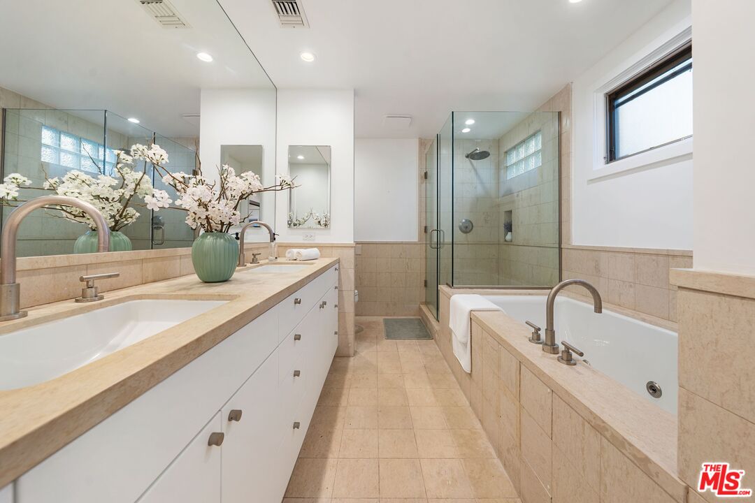 968 Kenfield Ave, brentwood