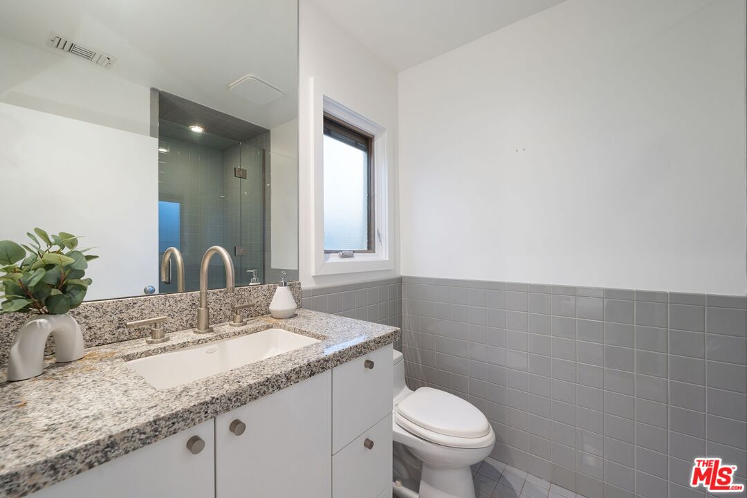 968 Kenfield Ave, brentwood