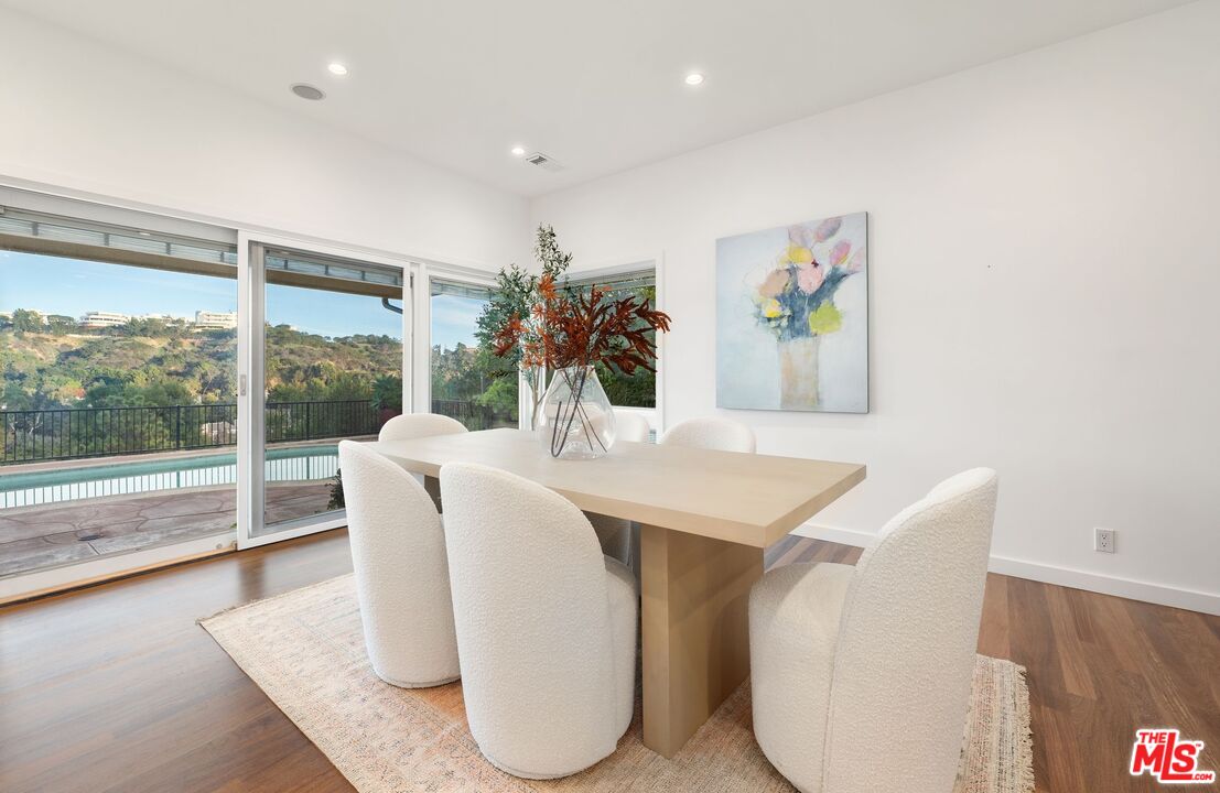 968 Kenfield Ave, brentwood