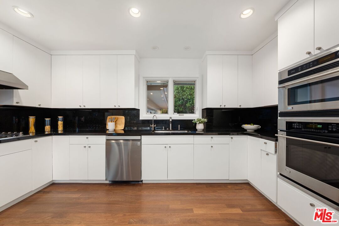 968 Kenfield Ave, brentwood