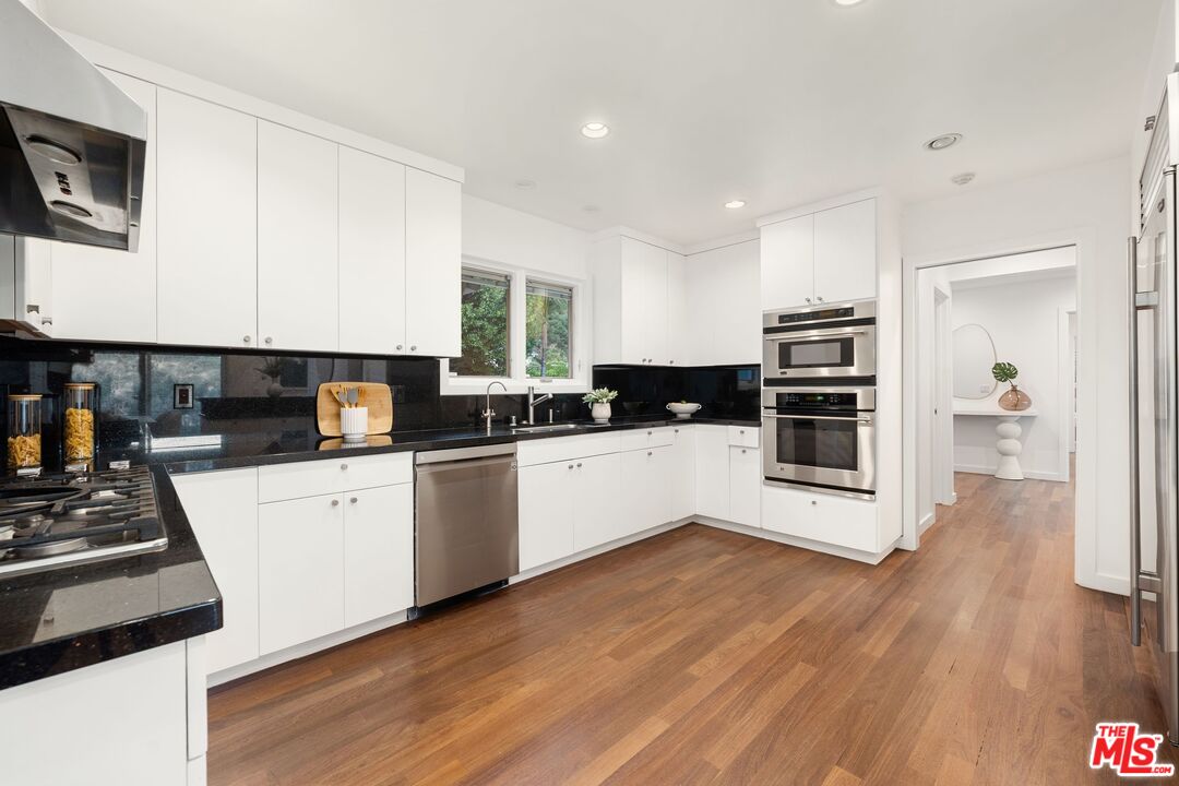 968 Kenfield Ave, brentwood