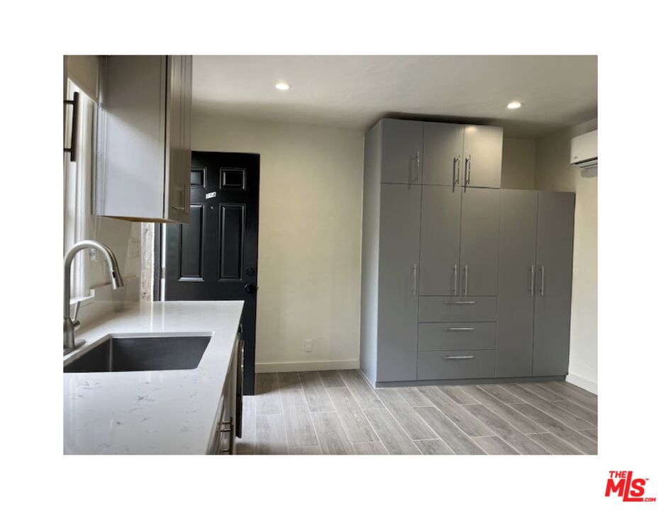 838 Hilldale Ave Unit: 1/4, West Hollywood