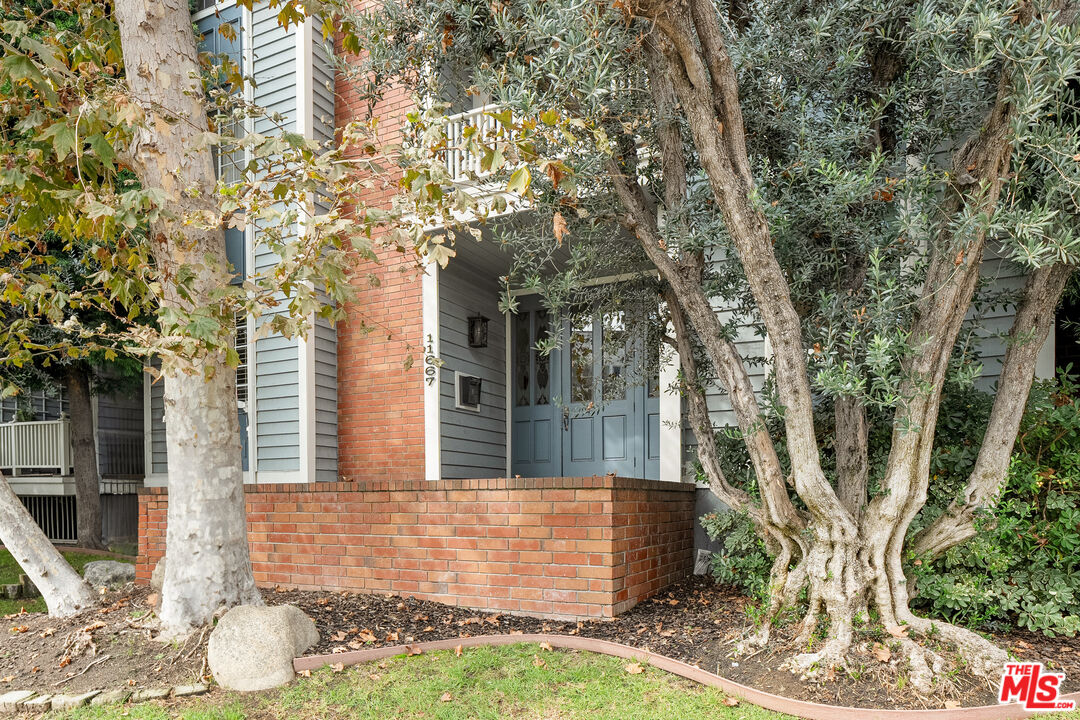 11667 Gorham Ave Unit: 206