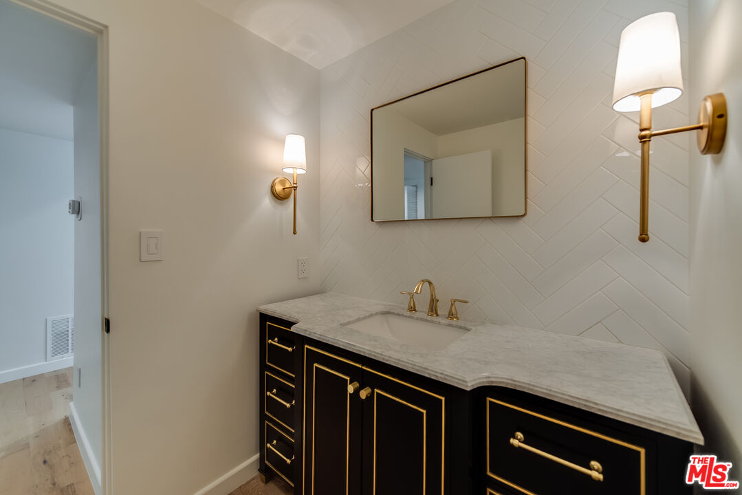 13133 Morrison St, Sherman Oaks