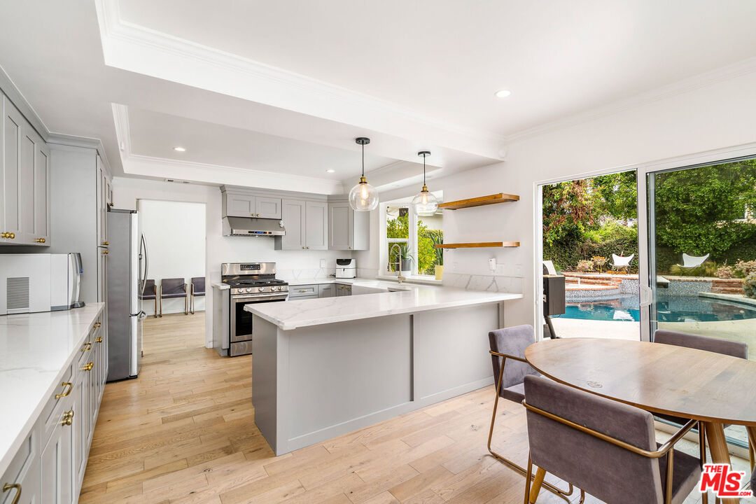 13133 Morrison St, Sherman Oaks