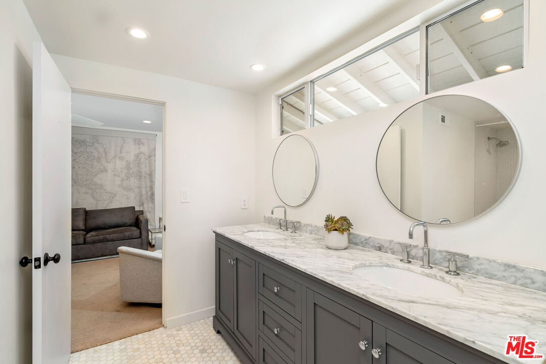 13133 Morrison St, Sherman Oaks