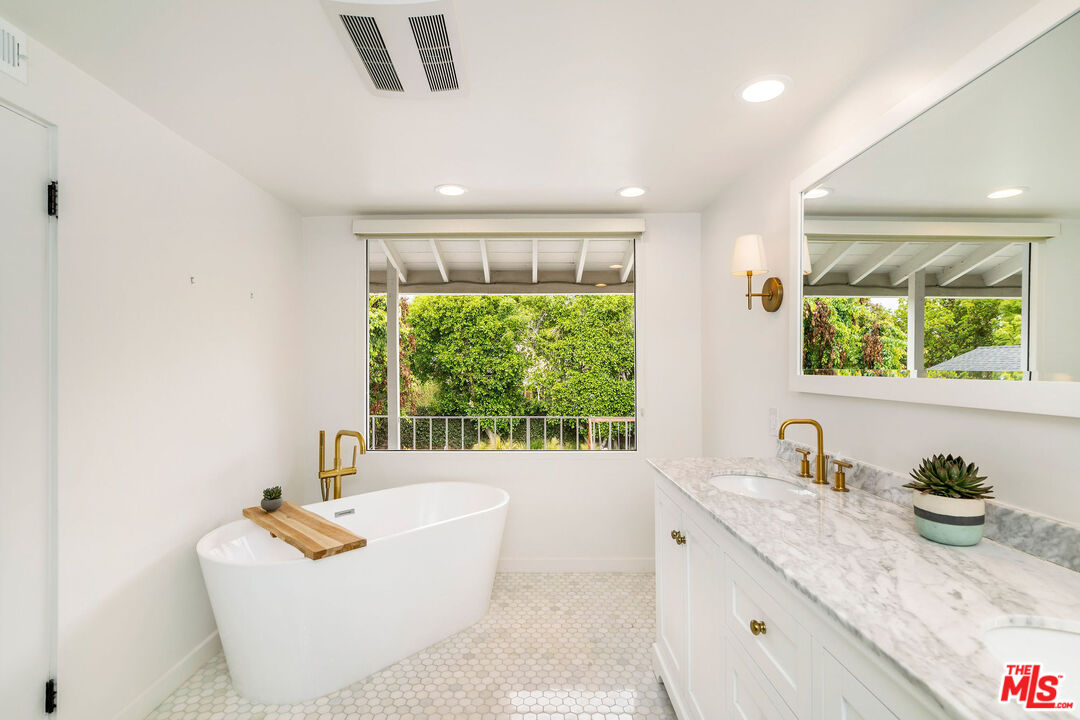 13133 Morrison St, Sherman Oaks