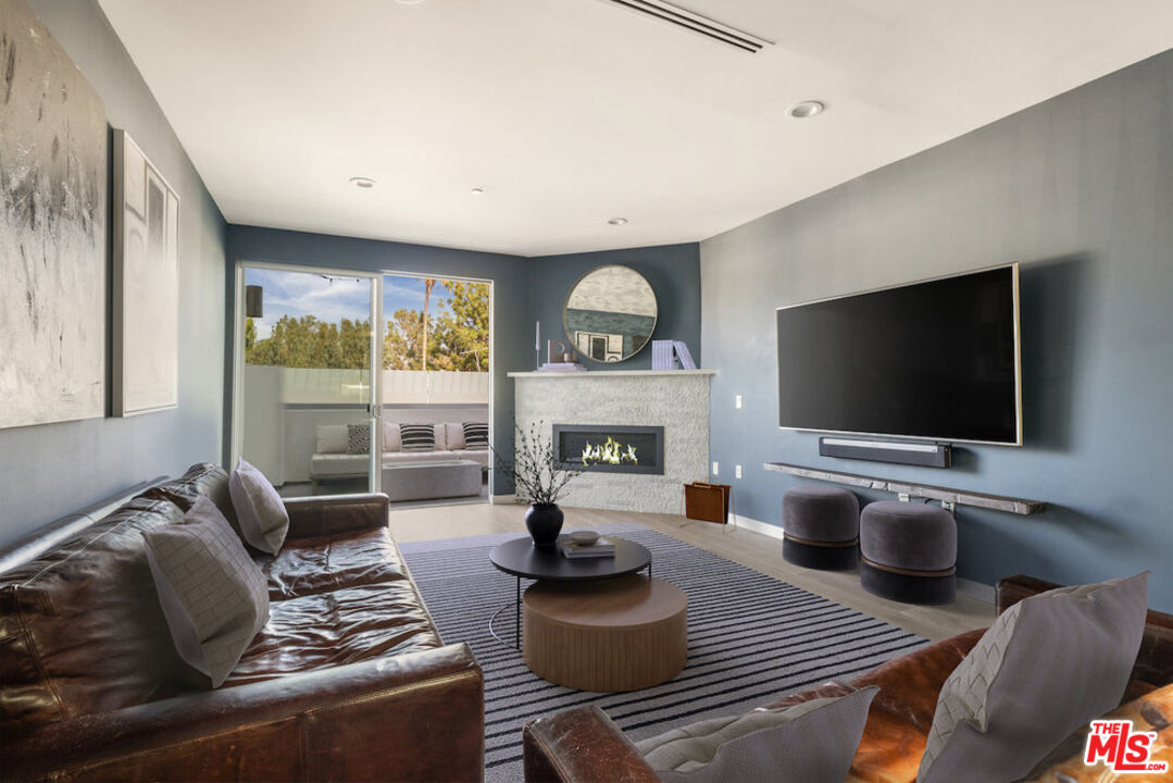 12045 Guerin St Unit: PH3, Studio City