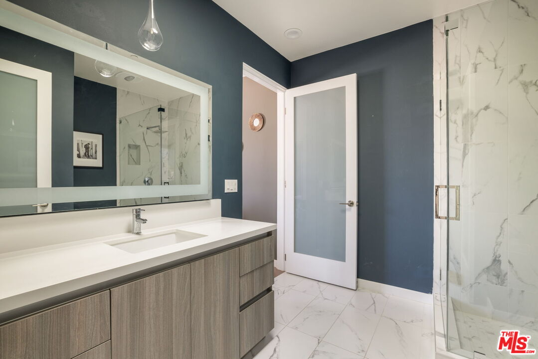 12045 Guerin St Unit: PH3, Studio City