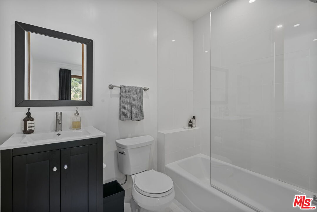 10110 Cielo Dr, Beverly Hills