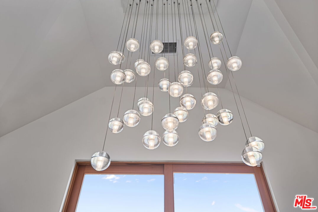 10110 Cielo Dr, Beverly Hills