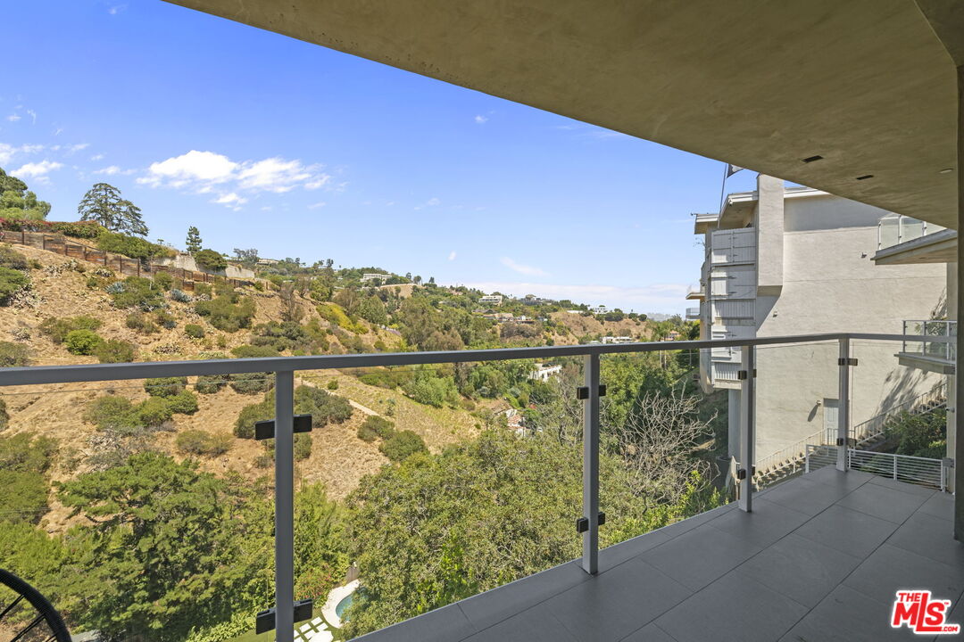 10110 Cielo Dr, Beverly Hills