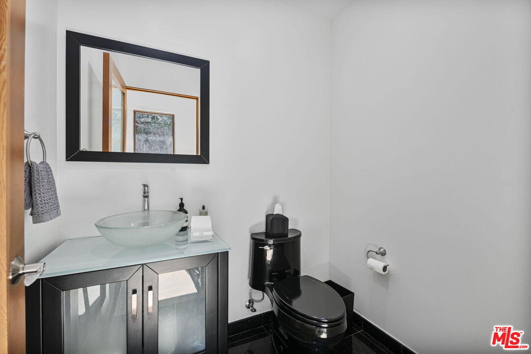 10110 Cielo Dr, Beverly Hills