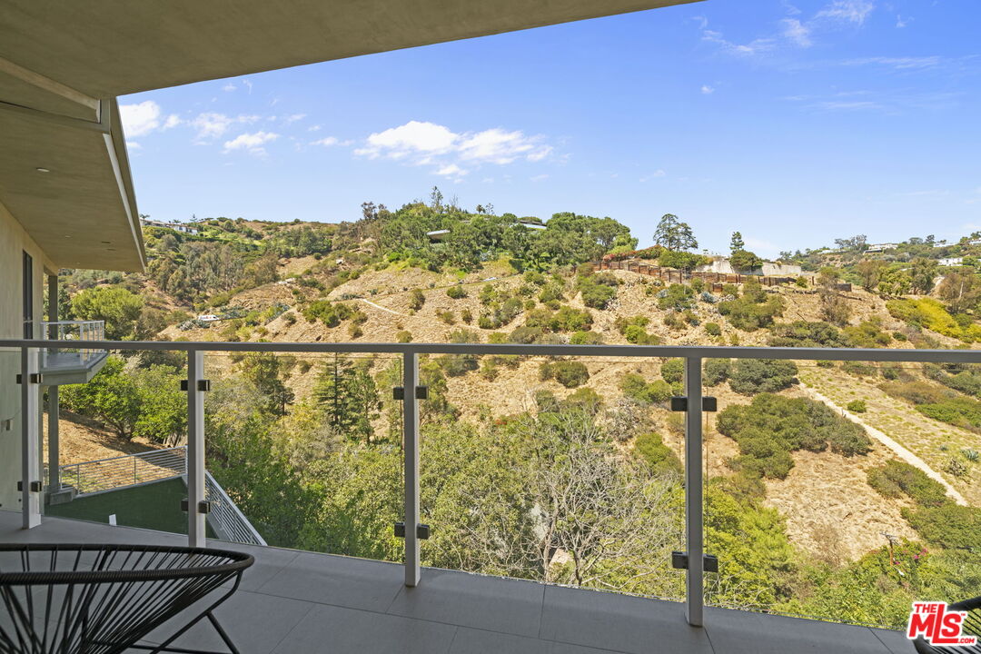 10110 Cielo Dr, Beverly Hills