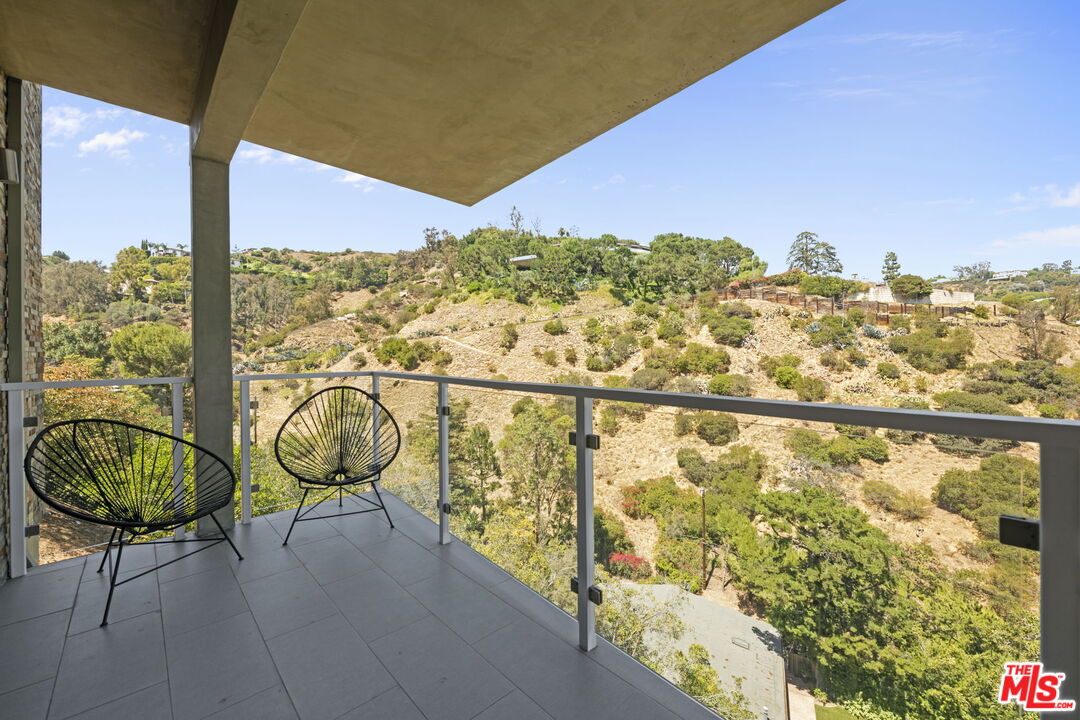 10110 Cielo Dr, Beverly Hills