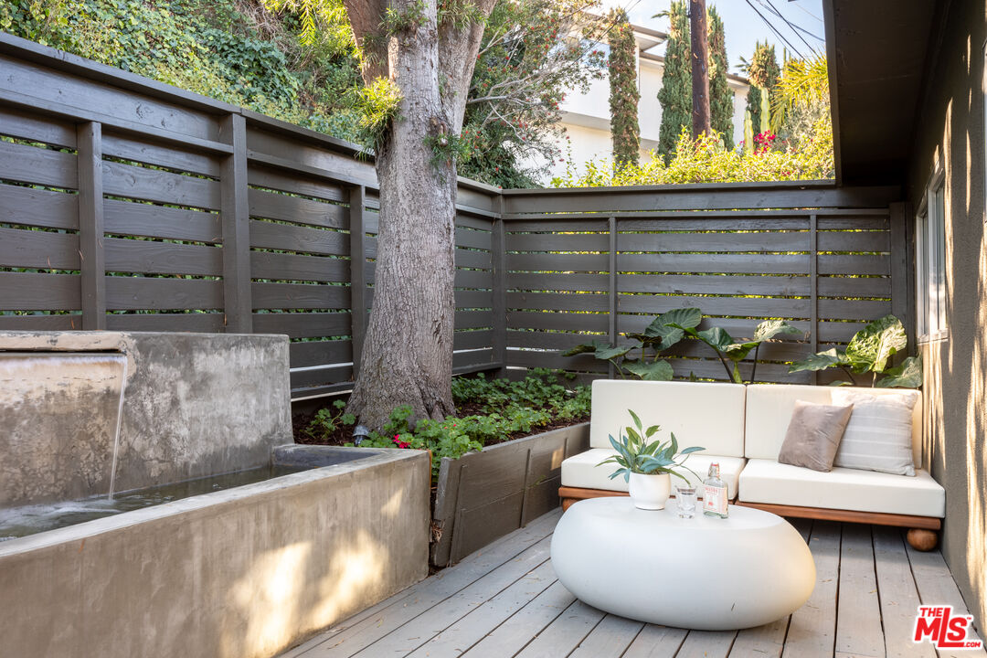 5661 Spreading Oak Dr