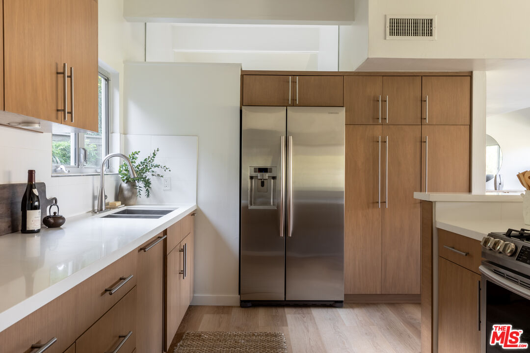 5661 Spreading Oak Dr