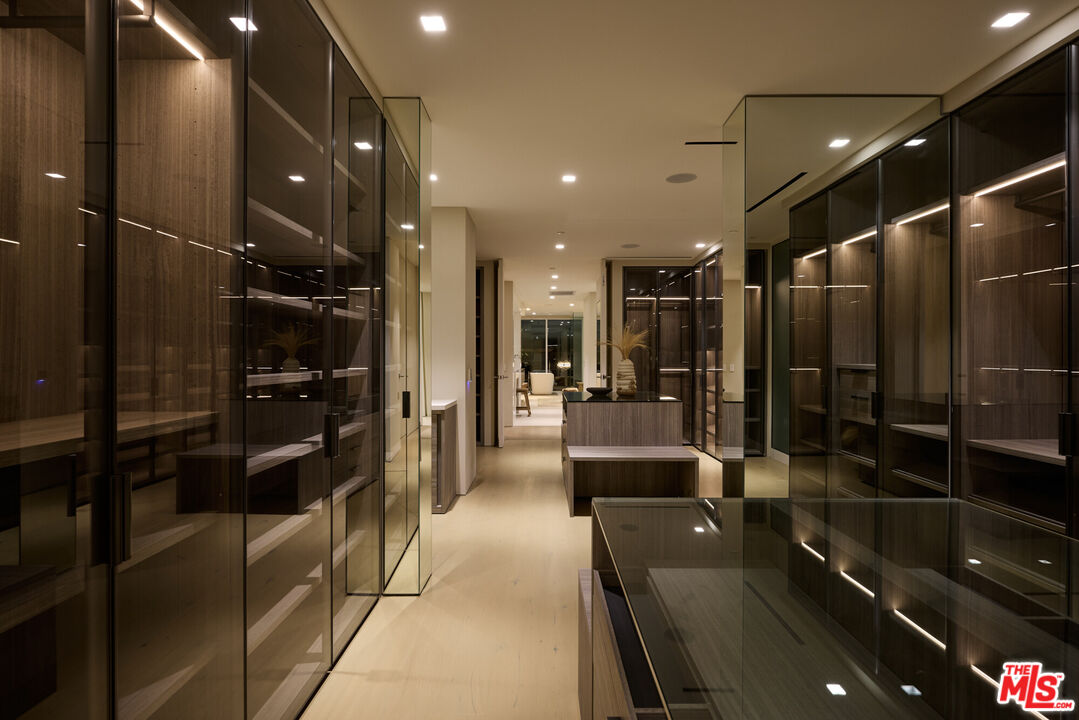 1615 Blue Jay Way, Bird Streets