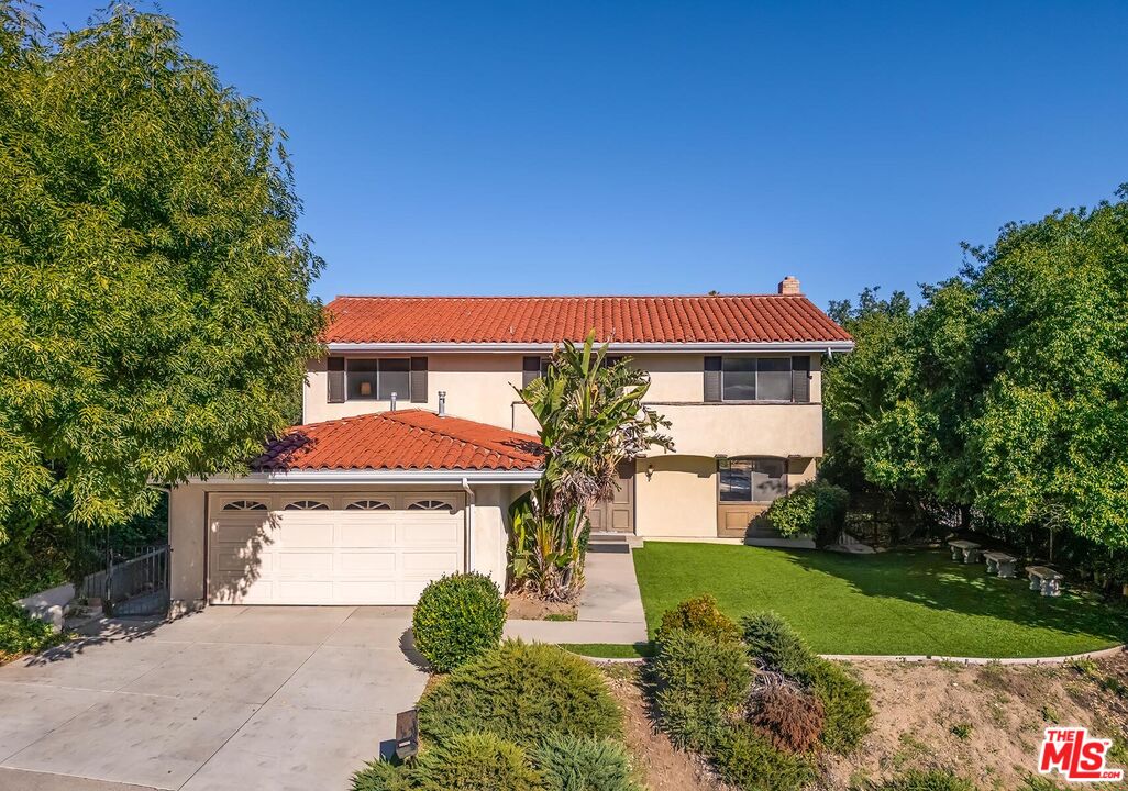 24561 Calvert St, Woodland Hills