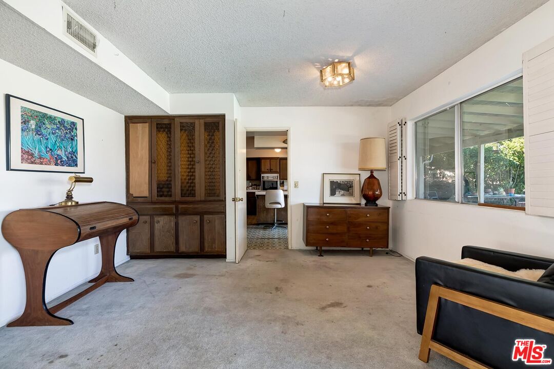 24561 Calvert St, Woodland Hills