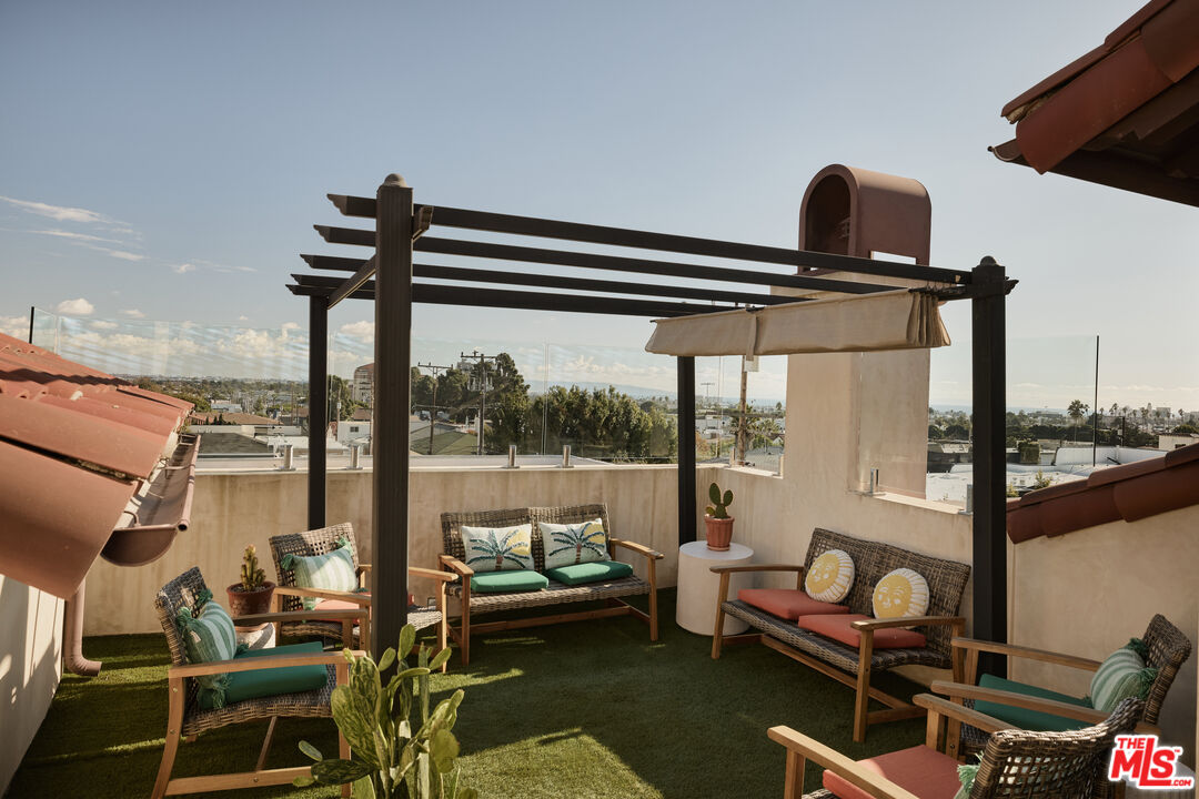 908 17th St Unit: 8, SANTA MONICA
