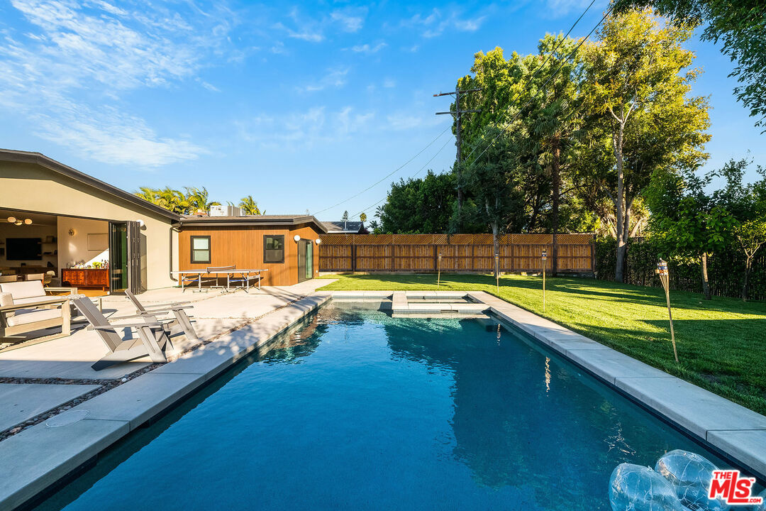 13542 Valleyheart Dr