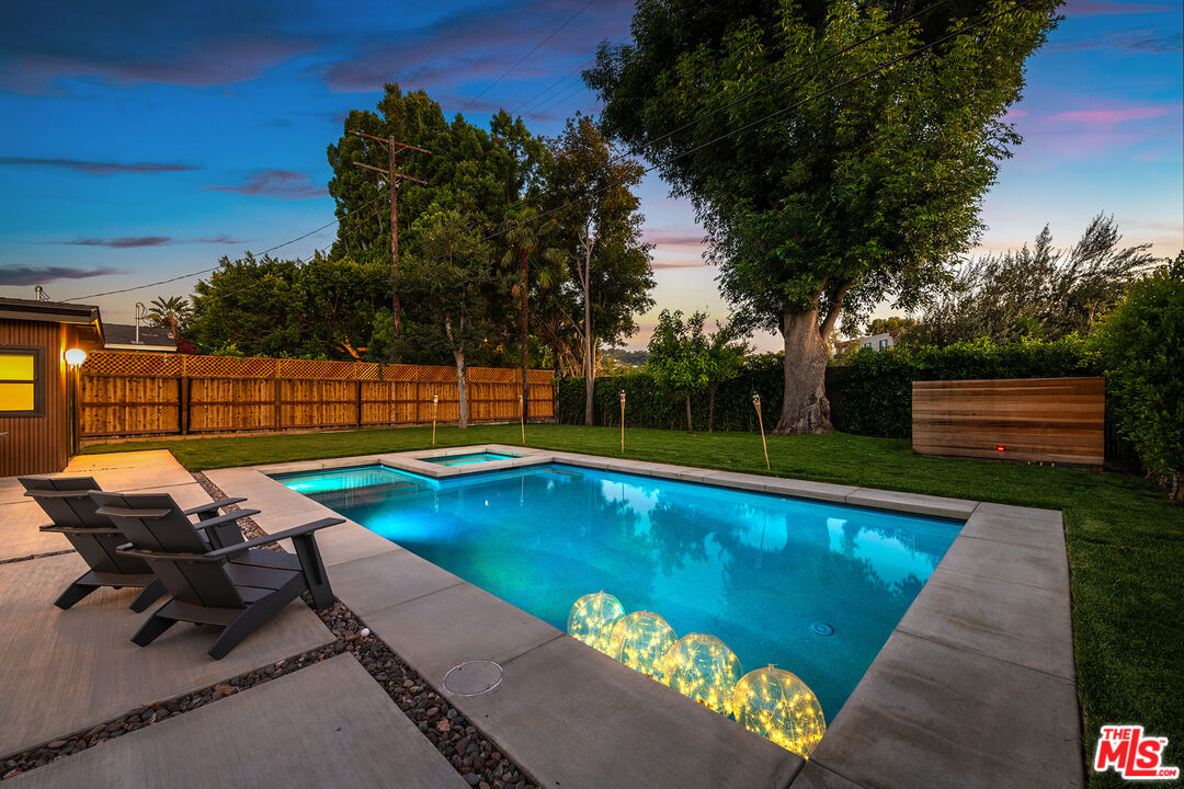 13542 Valleyheart Dr