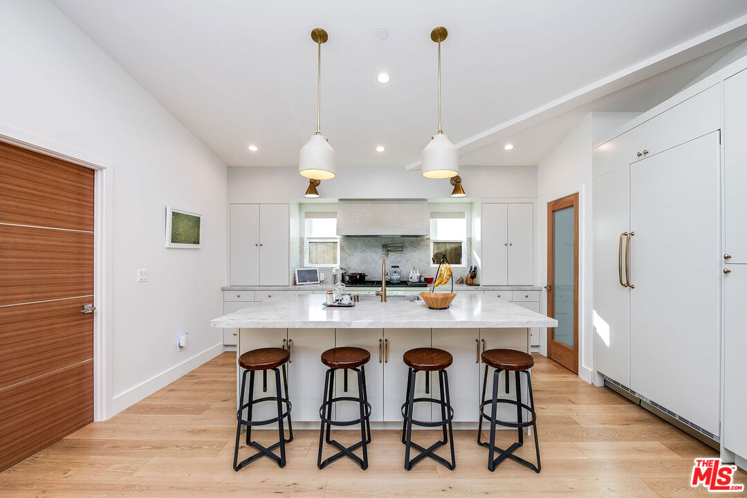 13542 Valleyheart Dr