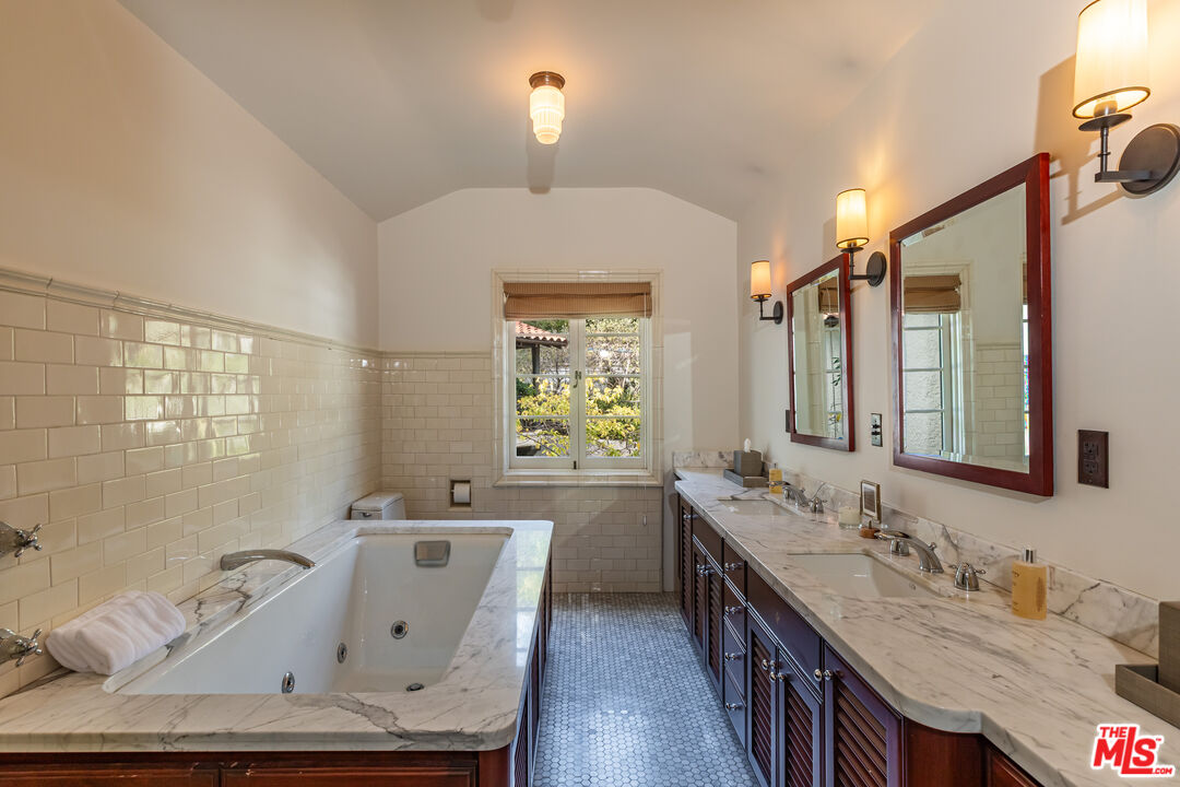 8440 Harold Way, Sunset Strip