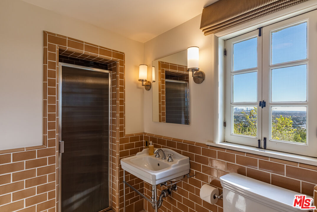 8440 Harold Way, Sunset Strip