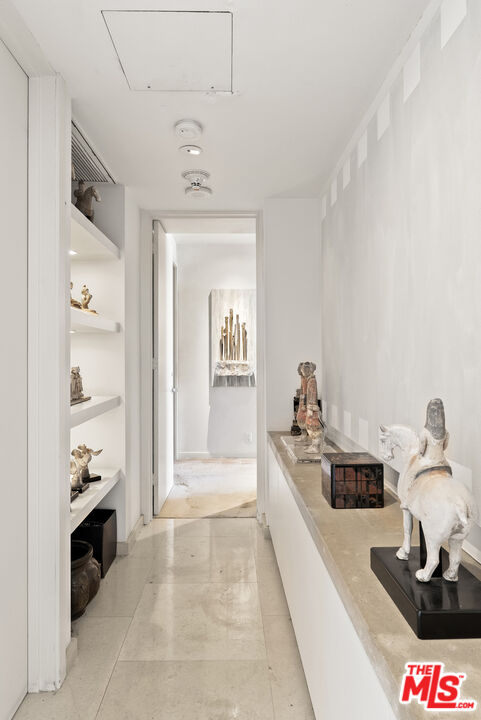 9255 Doheny Rd Unit: 1905