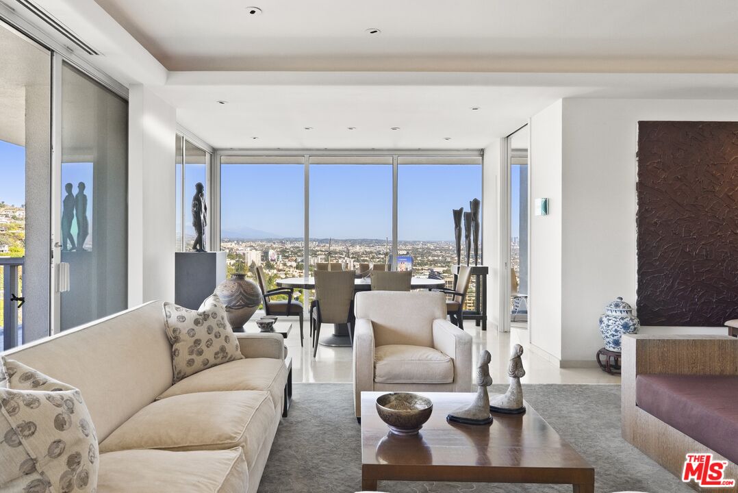 9255 Doheny Rd Unit: 1905