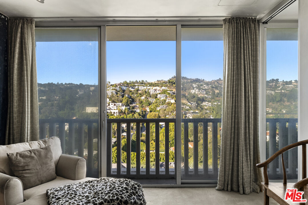 9255 Doheny Rd Unit: 1905