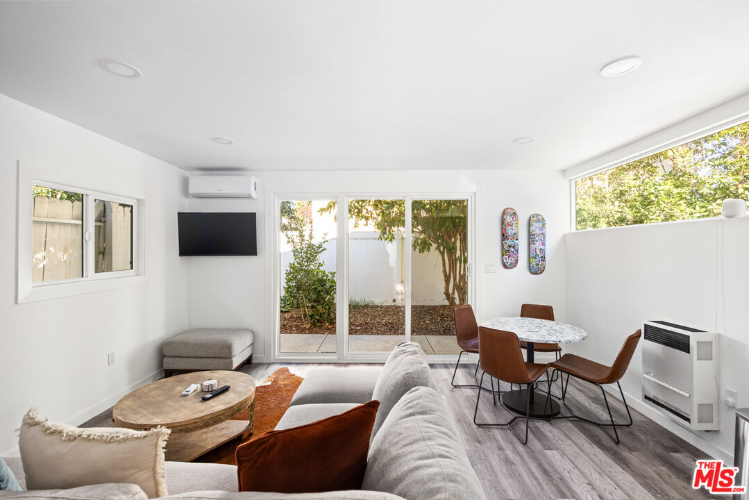 11333 Braddock Dr, Culver City