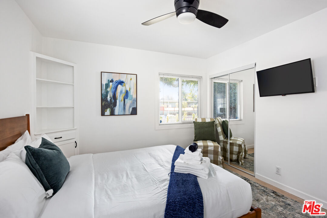 11333 Braddock Dr, Culver City