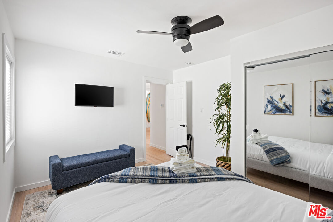 11333 Braddock Dr, Culver City