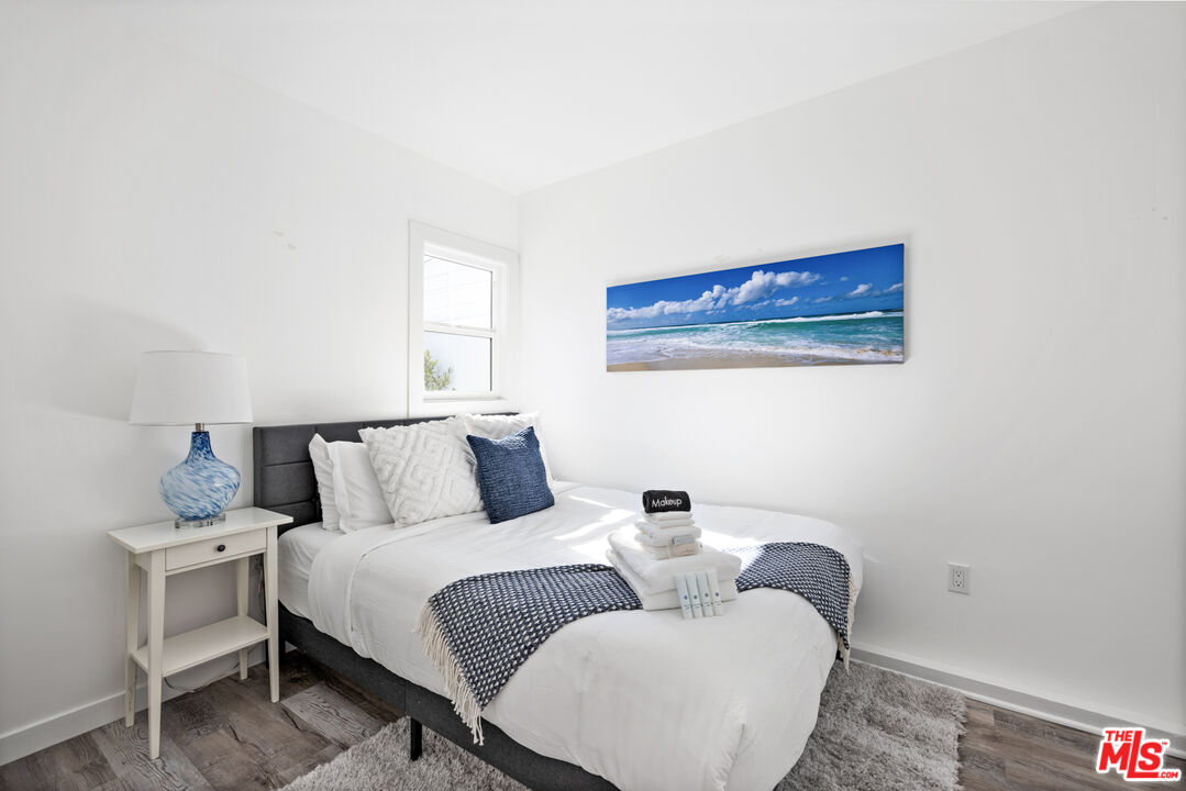 11333 Braddock Dr, Culver City