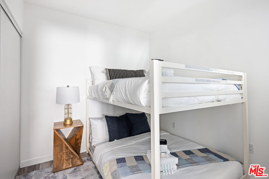 11333 Braddock Dr, Culver City