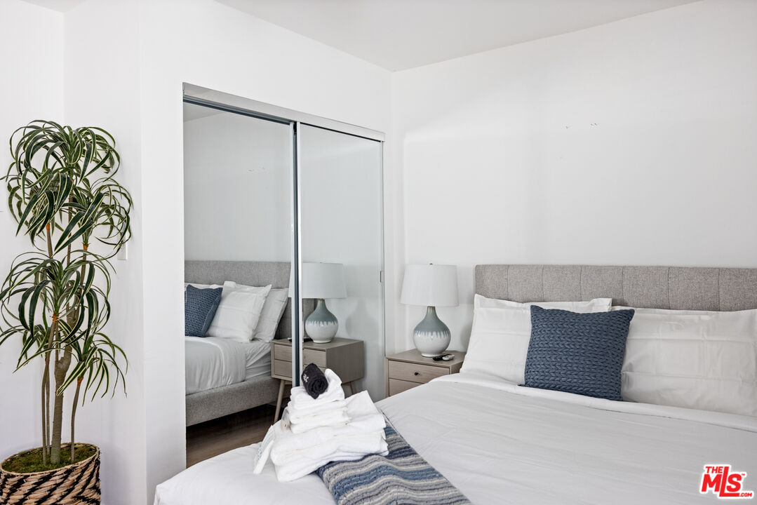 11333 Braddock Dr, Culver City