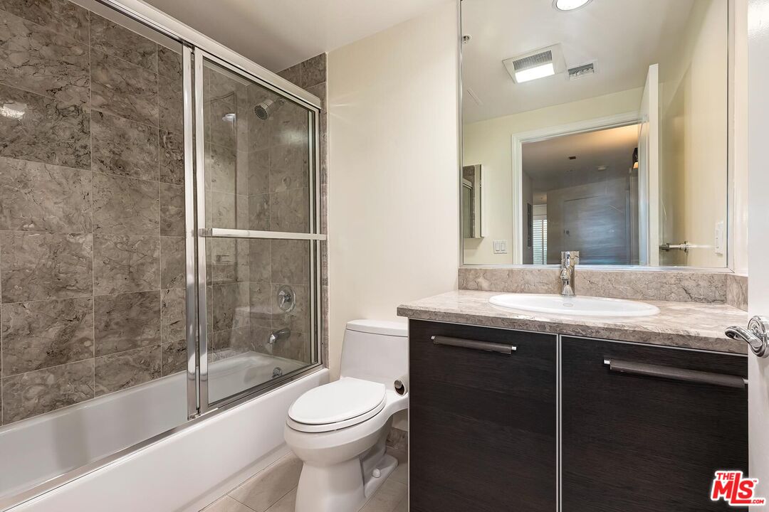 1257 Brockton Ave Unit: 302