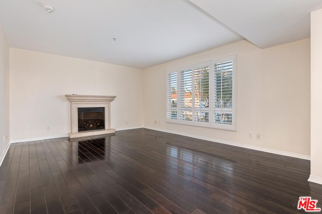 1257 Brockton Ave Unit: 302