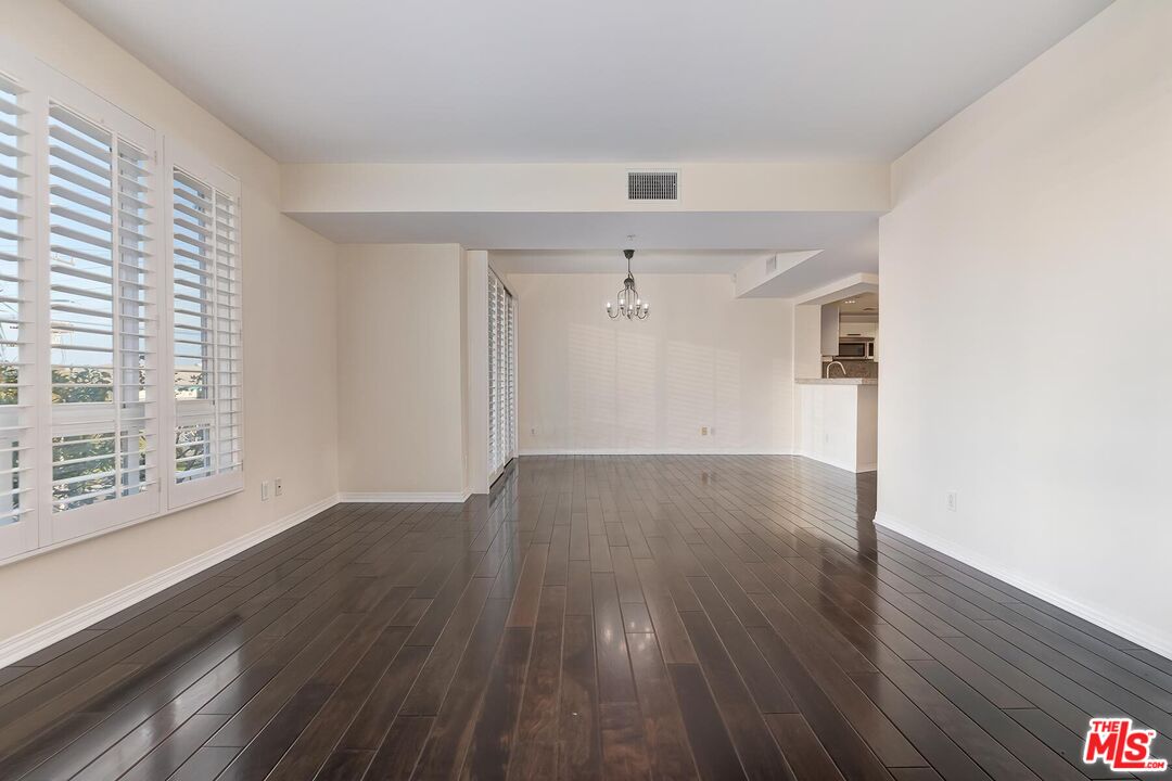 1257 Brockton Ave Unit: 302