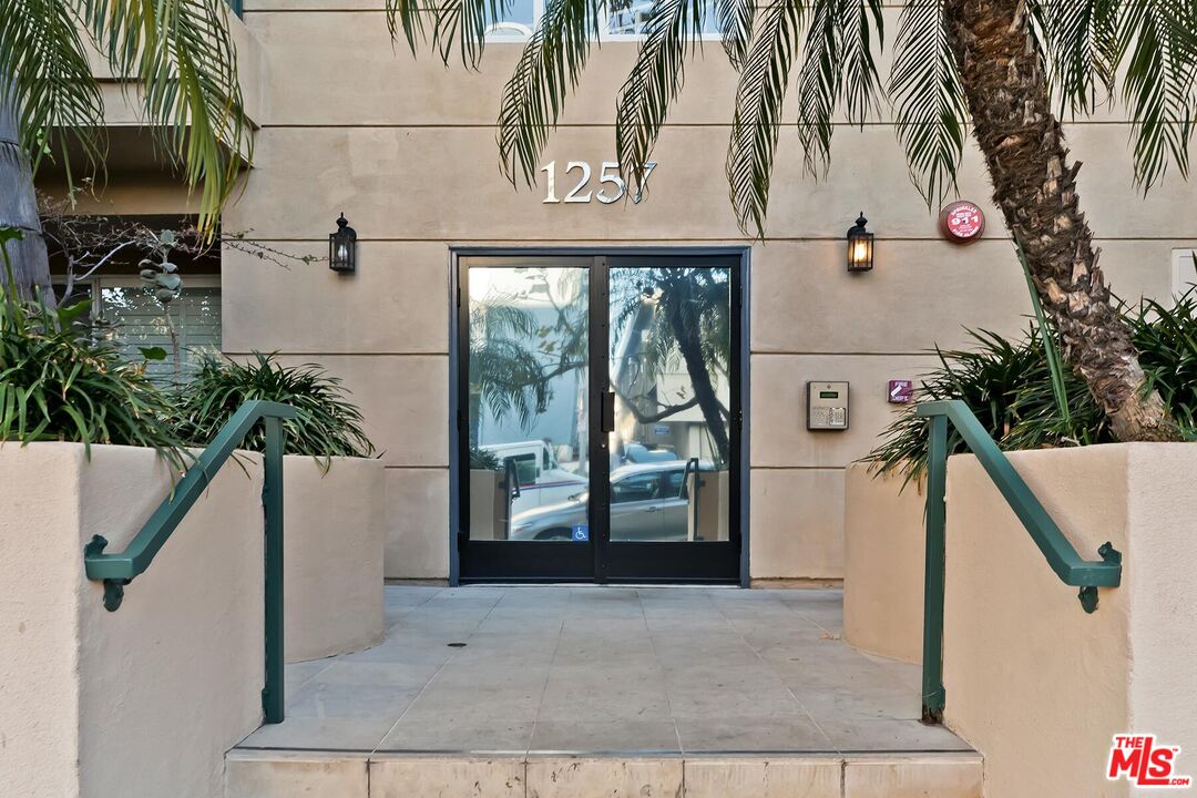 1257 Brockton Ave Unit: 302