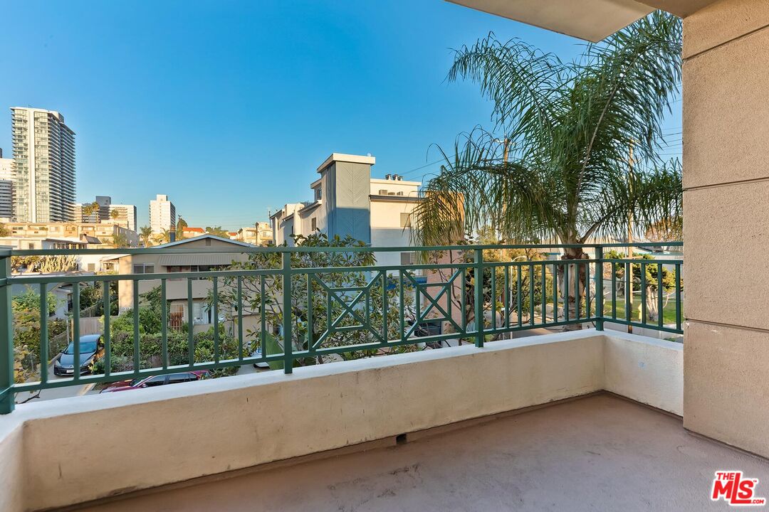 1257 Brockton Ave Unit: 302