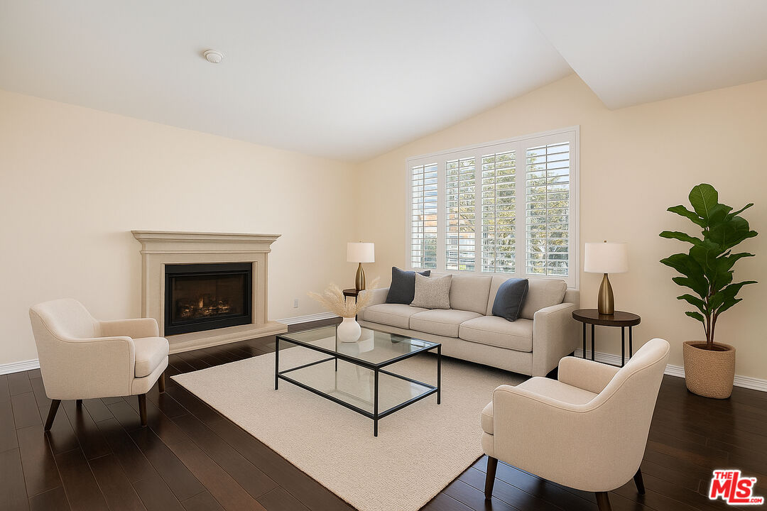 1257 Brockton Ave Unit: 302