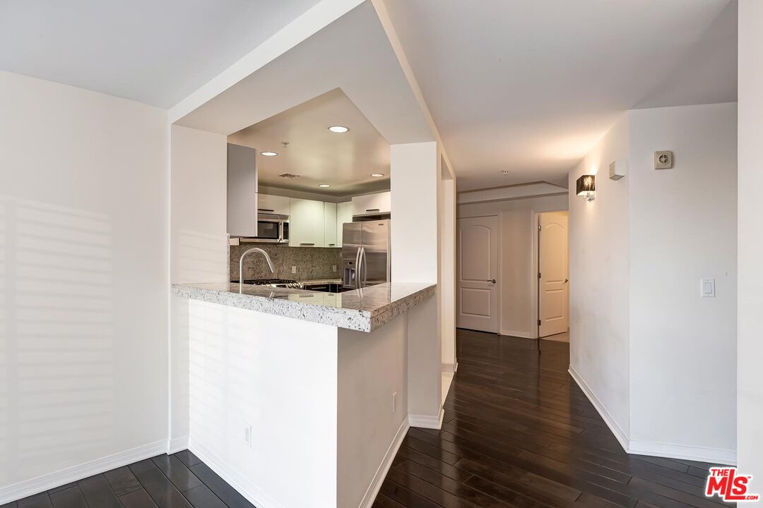 1257 Brockton Ave Unit: 302